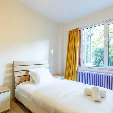 Colorful Home With Central Location Near Popular Spots In Sisli * Istanbul